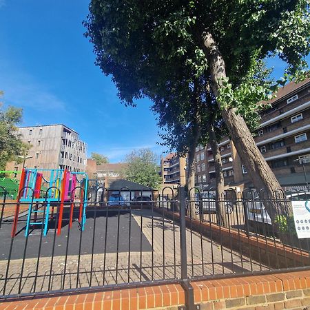 Comfortable 2 Bedrooms Flat In Oval Central Londra Esterno foto